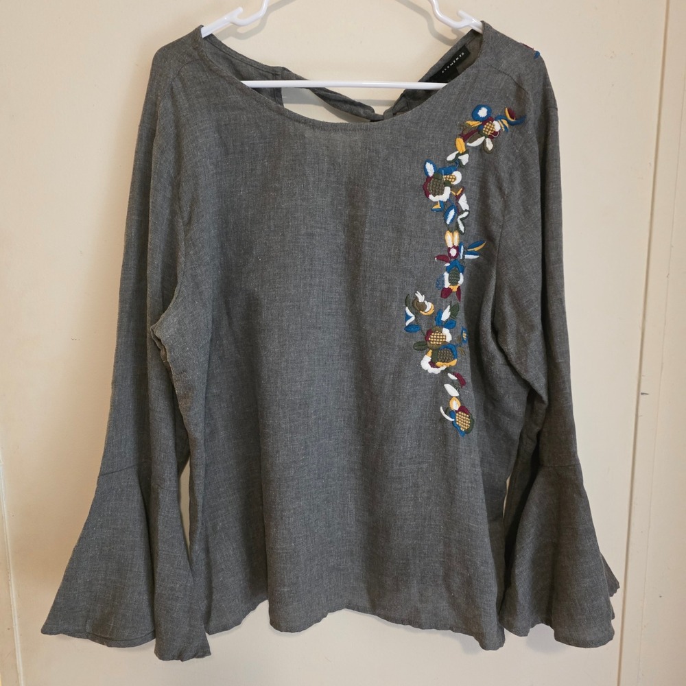 Womens Floral Embroidered Top Size XL Gray Bell Sleeve Cottage Boho Fairy